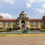 Edificio antigua casa de baños en Sofia