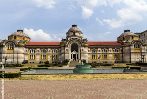 Edificio antigua casa de baños en Sofia