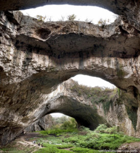 Cueva de Devetàshka